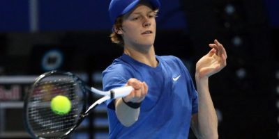 Tennis, il diciottenne Sinner vince anche in Va...