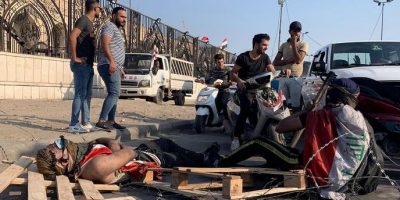 Baghdad, durante le proteste uccisi cinque mani...