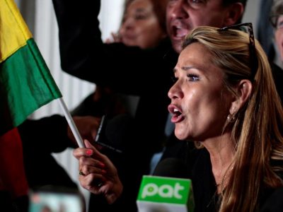 Jeanine Anez presidente ad interim della Bolivia, Morales è fuggito in Messico