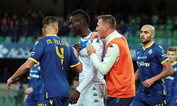 cori razzisti balotelli