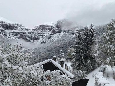 Dolomiti, 40 centimetri di neve mettono in crisi la viabilità