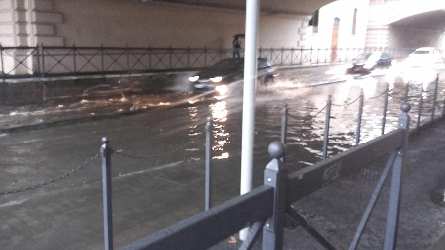 sottopasso allagato firenze