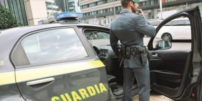 Blitz anticamorra della GdF a Torre Annunziata,...