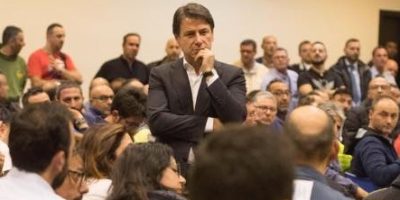 Il premier Conte a Taranto: lo Stato per l̵...