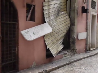 Bomba contro un ristorante nel centro storico di Foggia, ferita una donna