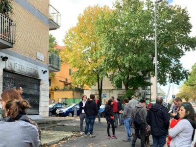 Fiamme alla libreria “La Pecora Elettrica” fra gli indizi lo spaccio in zona