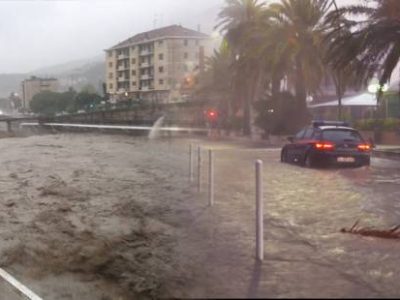 Frane, allagamenti e alberi caduti nel Ponente ligure
