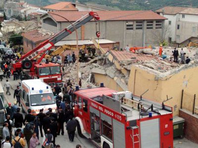 Quei 27 bambini che morirono sotto le macerie della scuola 17 anni fa