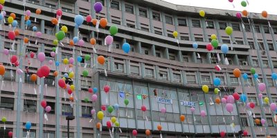 Al di là del fiume tanti irriducibili mantelli ...