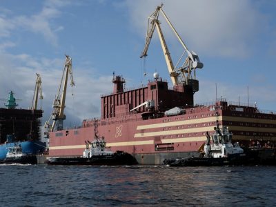 Akademik Lomonosov è la prima centrale nucleare galleggiante