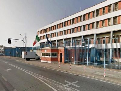 Esce dal carcere e ruba auto per tornare a casa: arrestato
