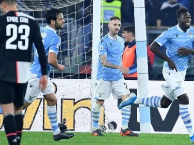 La Lazio strapazza la Juve (3-1), solo un pari (1-1) per il Napoli a Udine