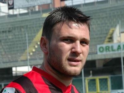 Foggia, una bomba distrugge l’auto di un ex calciatore