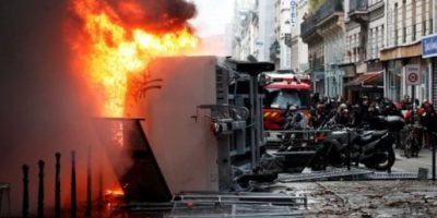 Riforma pensioni, a Parigi lacrimogeni contro i...