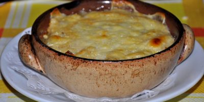 Piatti della tradizione: la zuppa valdostana co...