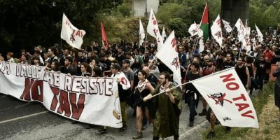 Contro i No Tav blitz della polizia al centro A...