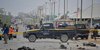 Auto bomba a Mogadiscio, decine di morti e molt...