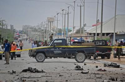 Auto bomba a Mogadiscio, decine di morti e molti feriti