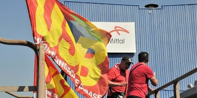 Si tratta tra governo e Mittal, mentre è in cor...