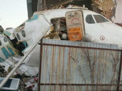 Sono 14 i morti e 60 i feriti per lo schianto di un Fokker-100 in Kazakistan