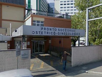 Bimba morta in ospedale e insulti alla mamma, depositata una denuncia