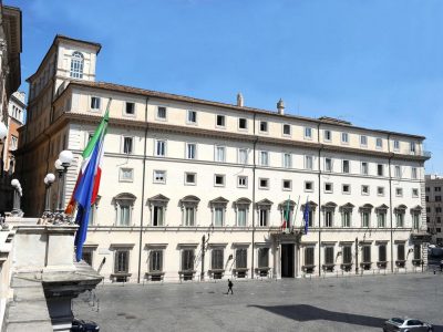 Draghi incontra i sindacati: al centro del dibattito le misure anticrisi