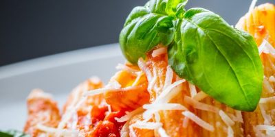 Mangiare la pasta a cena fa male? La parola agl...