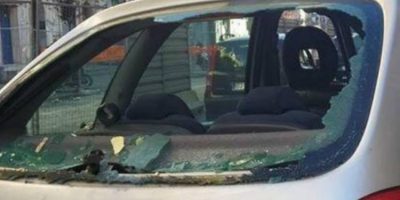 Petardi contro auto in corsa, ultima moda per d...