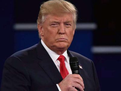 Trump difende i colossi del web e minaccia dazi per Francia e Italia