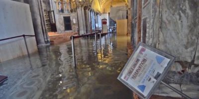 Venezia, è ancora emergenza acqua alta per la c...