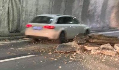 Crolla parte della volta in A26, ponte Morandi non è bastato… I politici? “Allibiti&#...