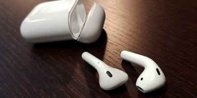 Boom di vendite di auricolari senza fili: Apple...