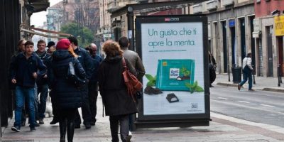 Milano dichiara guerra al fumo: niente sigarett...