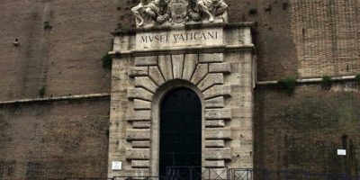 Crolla l’intonaco, attimi di panico ai Mu...