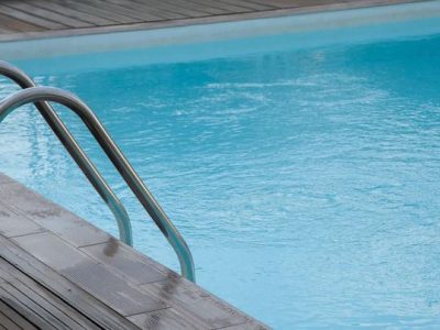 Disabile di 32 anni annega in una piscina di Milano