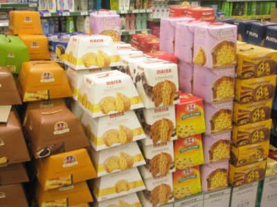 Non solo abbigliamento, al via i saldi anche per cotechini e panettoni