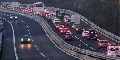 Viabilità, lunghe colonne di Tir e forti rallen...