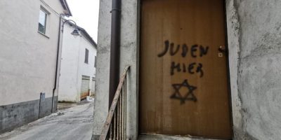 Antisemitismo a Mondovì: la scritta “Qui ...