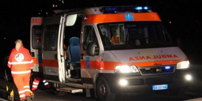 Bus travolge un auto nel foggiano, i soccorsi a...