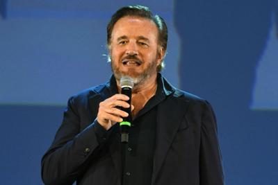 De Sica, Abatantuono e altre star sul palco di San Remo, adesso sì che è festa