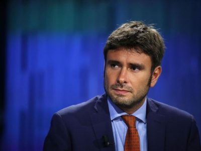 M5s, Di Battista difende Paragone: “Gianluigi più grillino di tanti altri”