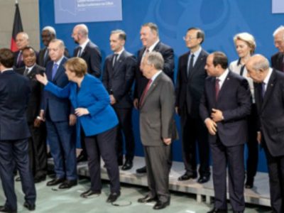 Niente foto di gruppo a Davos per Conte “Impegni di lavoro”