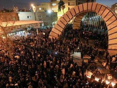 Iran, la feroce repressione non ferma la protesta popolare