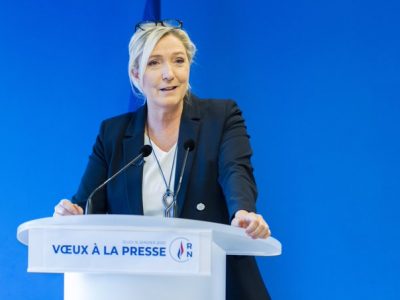 Francia, Marine Le Pen si candiderà alle presidenziali del 2020