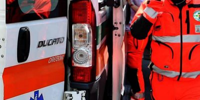 Due morti in uno schianto frontale fra un auto ...