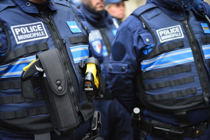 francia terrorista accoltella