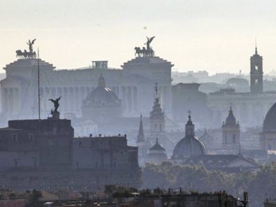 Roma si arrende all’inquinamento, via alle limitazioni e stop