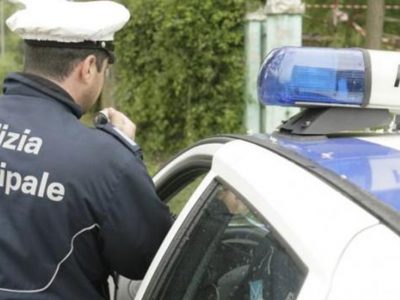Taxi abusivi senza assicurazione e, alcuni, con patente revocata