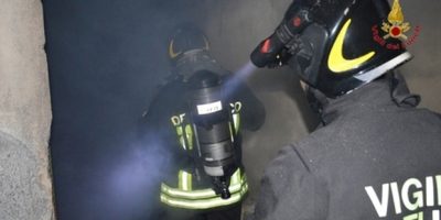 Crolla palazzina a Catania, ancora in corso le ...