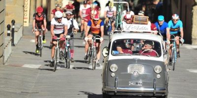 Maglie di lana, biciclette, polvere e tanta pas...